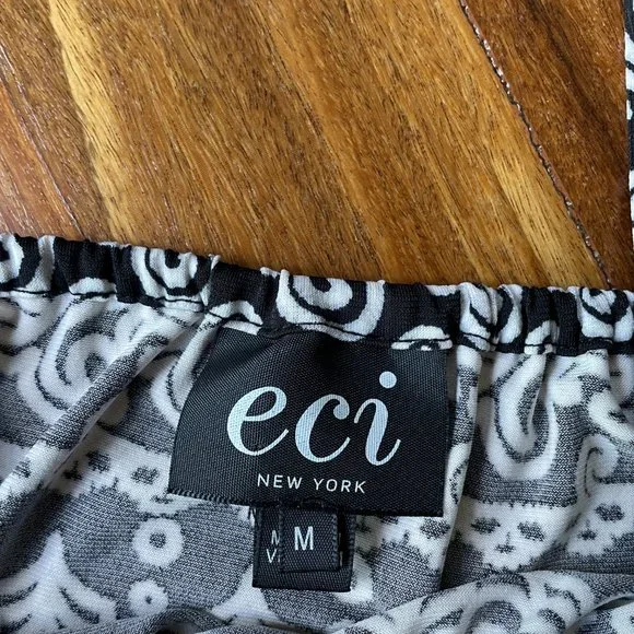 ECI New York Sz M Black / White Off the Shoulder Blouse - Picture 7 of 8